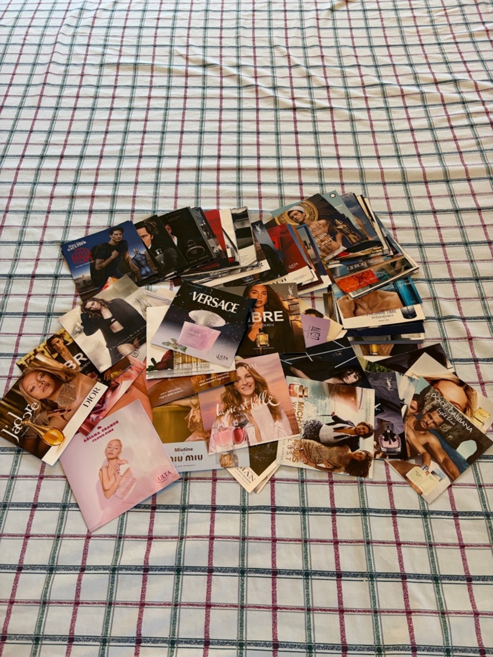 Paper perfume sample bundle